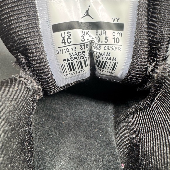 Jordan Kids Black Sneakers with Blue Highlights - Picture 8 of 10